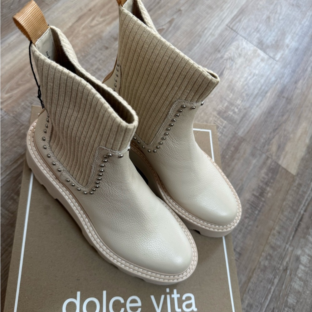 Dolce Vita Women's Tan Ankle Booties New In Box